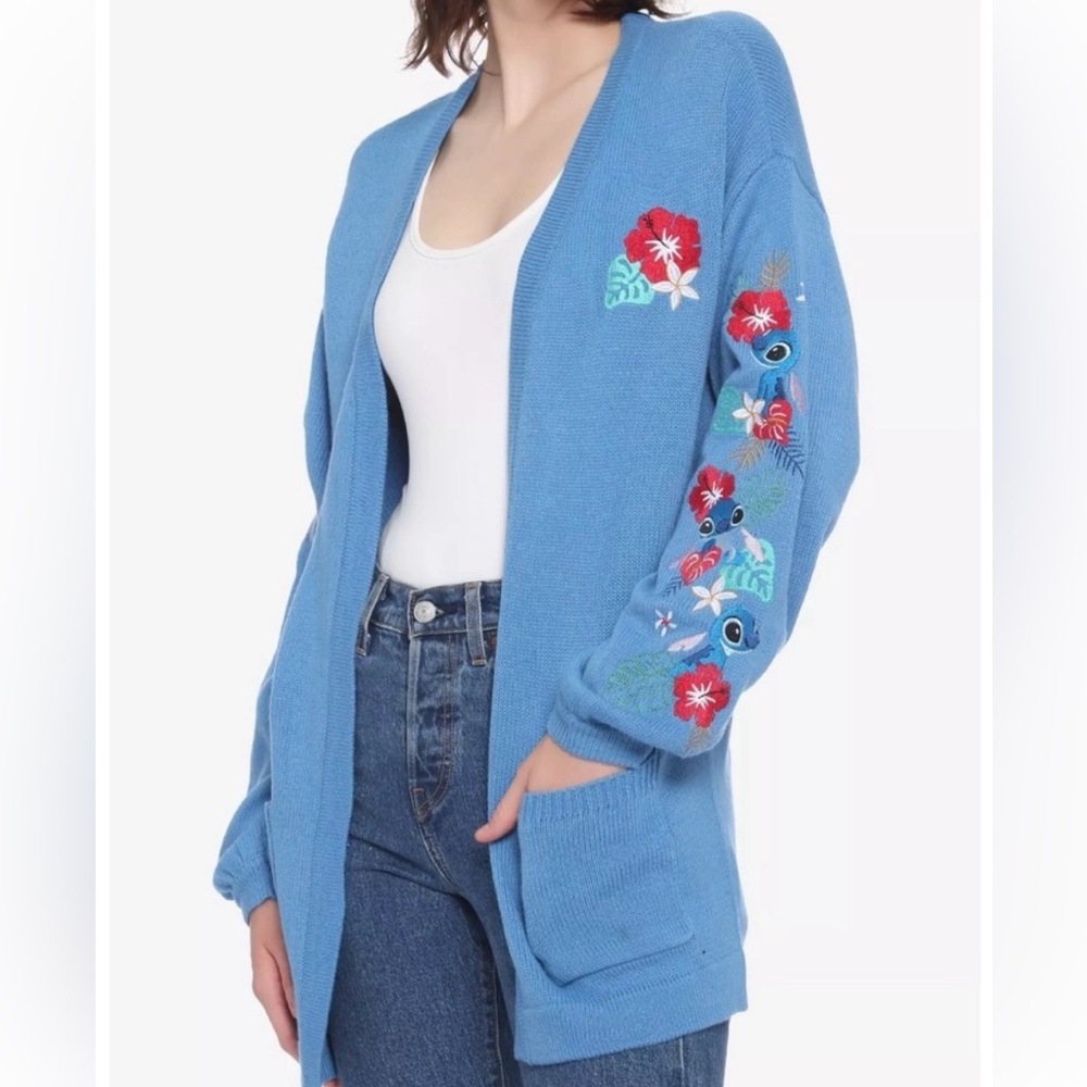 Floral Embroidered Blue Cardigan Stitch ! (Gently used)